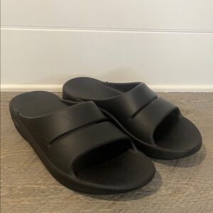 OOfos - Classic Recovery Slides - Black